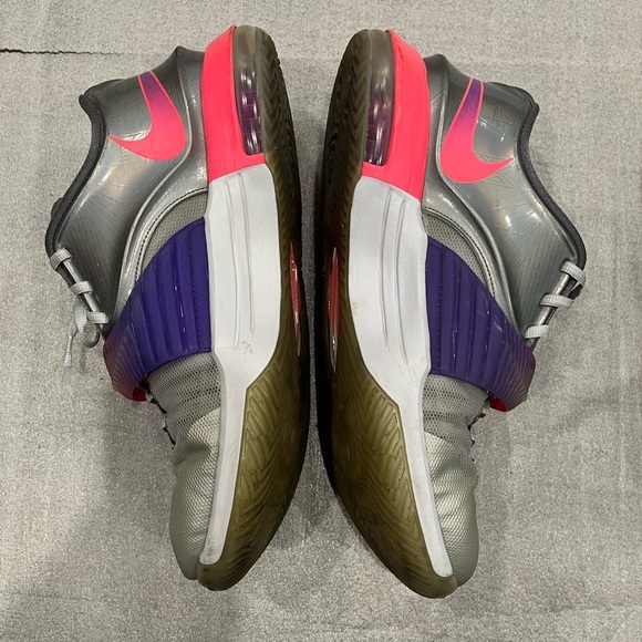 [US12]Nike KD Zoom Sneakers with Gray and Red Accents - Picture 6 of 6